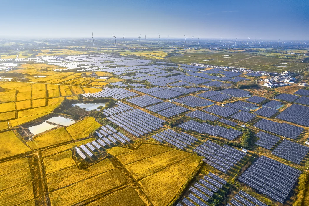 Offsetting Energy Usage with Solar Farm Power Systems
